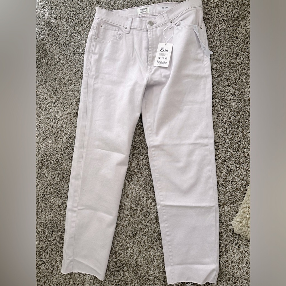NWT- Kensie Jeans Vintage Luxe
The Slim Crop Women's6/28
Light purple